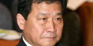 券商公會理事長為何非簡鴻文不可?轉軌台紙董事長,「證券界王金平」依然政商通吃