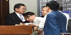 勞基法攻防戰 大綠小綠各取所需