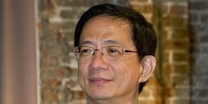 陳耀昌:別爭了,擲筊吧!