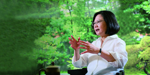 蔡英文:經濟數據幫我頂住四方炮火