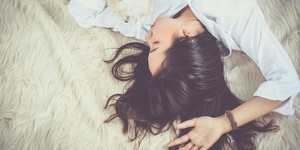 自己的睡眠自己救》睡眠名醫江秉穎:輪值夜班時 應假設自己出差到國外