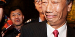 鴻海為何被看衰? 指標股落難》外資大賣,百元獨徘徊