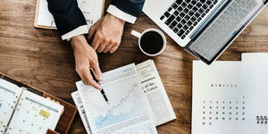MACD、RSI、KD...新手該看哪個指標?一次搞懂測量股海的基本工具
