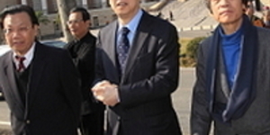 從小兒科醫師變兩所大學董事長的發達之路新中霸天蔡長海崛起秘辛