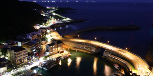 「以電代油」基隆積極推動綠色港埠 電力驅動橋式起重機及智慧港燈領先全台