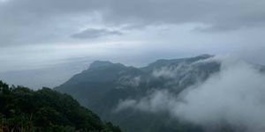 謝金河:茶壺山,半屏山到燦光寮山的連峰