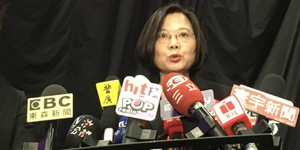 遭藍營負面廣告攻擊 蔡英文回嗆:韓國瑜憑什麼選總統