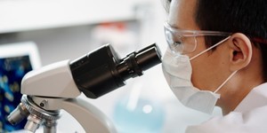 疫情最大受惠產業》醫療生技基金,下半年還能跟嗎?兩見解說給你聽