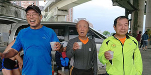 謝金河:挑戰無極限!跟著88歲的賴桑跑半馬