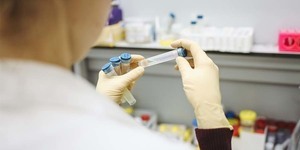「我竟是感染冠狀病毒高風險者!」 20年前蔡董做幹細胞 意外催生這App成防疫新商機