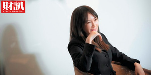 【胡茵菲專訪】「女孩玩芭比娃娃,她玩的是鑽石」台南鑽石商之女胡茵菲從音樂走向珠寶設計之路