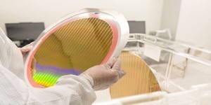 轉投資單月飆漲100%!矽晶圓大廠投信卡位2萬張,有機會扮演Q3主流股?