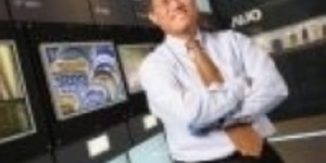用「群創模式」壯大明基友達集團李焜耀再翻身的祕訣!